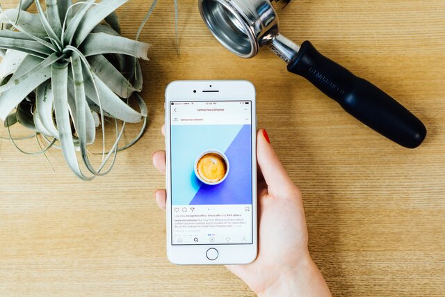 shot of subscription on instagram