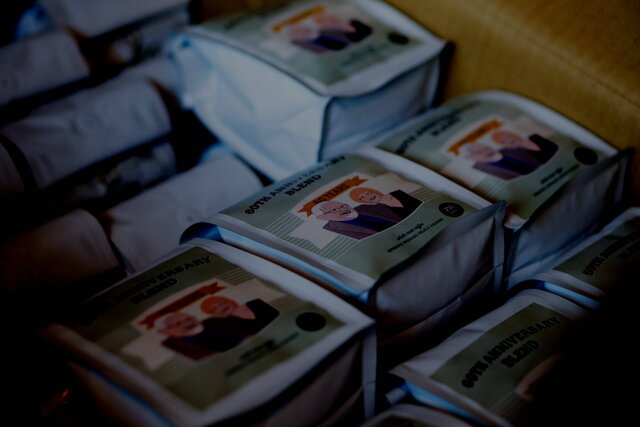 unpacking-coffee37-holiday-blend-dark